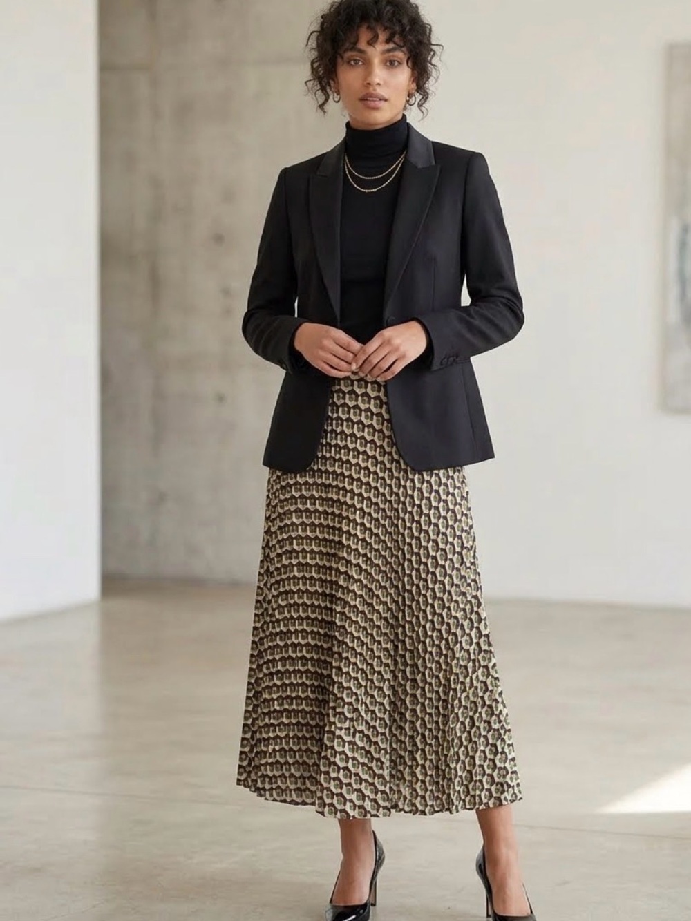 Zara Geometric Hexagonal Print Pleated Maxi Skirt in Size S